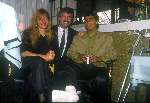Romario met zijn eerste vrouw Monica geblesseerd bij Rest. De blauwe lotus en met Guus Hiddink