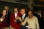 Amsterdam 18 oktober 2002
Huub oosterhuis krijgt eredoctoraat .
Aanwezig Trijntje Oosterhuis, Tjeerd Oosterhuis, Edsilia Rombley
