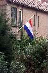 Nederland, 7 oktober 2002 Vlag halfstok i.v.m. overlijden van Prins Claus op 6 oktober 2002