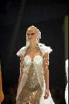 Amsterdam 29 november 2002
Modeshow orange babies in passagiers terminal
Yfke Sturm