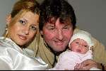Rosmalen 28 november 2003
Albert West met zijn dochter Josine  en kleindochter Femke