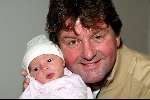 Rosmalen 28 november 2003
Albert West met zijn kleindochter Femke