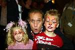 Kaatsheuvel 7 november 2003

premiere doornroosje in dce efteling

carlo boszhard met neefje

Peter Smulders bv
