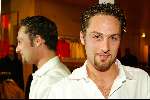 Amsterdam 29 november 2003
Bekende Nederlanders verkopen plastic tassen t.b.v. het aidsfonds.
Christophe Haddad