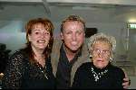 Amsterdam 14 november 2003
Presentatie cd gordon op de supperclub boot.
Gordon met  moeder en zus