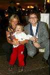 Kaatsheuvel 7 november 2003
Premiere doornroosje in dce efteling
Guus Meeuwis met vrouw en zoontje