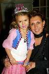 Kaatsheuvel 7 november 2003
premiere doornroosje in dce efteling
Jenny de Munck (vrouw van Danny de Munck ) met dochter