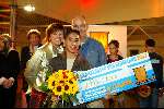 Aalsmeer 18 november 2003
Achmea kennis quiz met Chazia Morali.
Jethro Thenu ......en leo v d goot