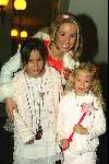 Kaatsheuvel 7 november 2003
Premiere doornroosje in dce efteling
k3 met dochter Rosanna Lima en