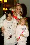 Kaatsheuvel 7 november 2003
premiere doornroosje in dce efteling
k3 met dochter rosanna lima en