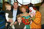Amsterdam 16 november 2003
Premiere Pipo de Clown in het pathe arena theater
Mariska v Kolck met gezin  en Pipo de Clown met cast