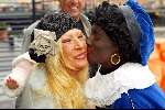 Amsterdam 16 november 2003
Aankomst sinterklaas bij scheepvaartmuseum.
Mary Borsato met Zwart Piet