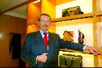 Amsterdam 13 november 2003
Winkel Louis Vuitton 1 jarig bestaan
Patick Louis Vuitton