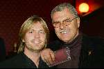 Kaatsheuvel 7 november 2003
premiere doornroosje in dce efteling
Robert Long met vriend
