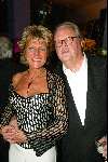 Utrecht 9 november 2003
Premiere Mama Mia in Utrec ht
Simone Kleinsma en Guus Verstraete met glaasje bier
