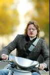 Amsterdam 8 november 2003
Tygo Gernandt op scooter