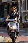 Amsterdam 8 november 2003
Tygo Gernandt op scooter