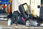 Amsterdam 8 november 2003
Winston Bogarde in Lambourgini op pc hooftstraat