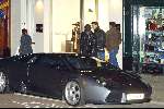 Amsterdam 8 november 2003
Winston Bogarde in Lambourgini op pc hooftstraat