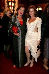 Amsterdam 8 november 2004
Premiere Bridget Jones  in tuschinski.
Viola Holt en Anita Schuts