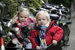 Amsterdam 27 november 2004
Prins Maurits Prinses Marilene met Anna en Lucas op bakfiets.