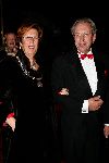 Almere 12 november 2004
Premiere Incredibles in nieuwe bioscoop Almere.
Annemarie Jorritsma met burgermeesters ketting en man