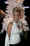 Amsterdam 9 december 2004
Miljonairs fair in de Rai Amsterdam.
Connie Breukhoven  met kerstboom