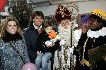Amsterdam 27 november 2004
Sinterklaas op de cornelis schuytstraat.
Reinout Oerlemans met Tijmen en Danielle Overgaag