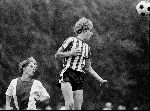 Edwin Smulders in aktie voor PSV-B in 1984 links op de foto Ronald de Boer.