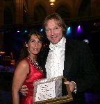 Arnhem 19 november 2004
Gala van de Ronnie Tober Foundation.
Suzanne Blokhuis met ketting Otazu en Erwin Kettman