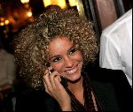Amsterdam 8 november 2004
Premiere Bridget Jones  in tuschinski.
Fajah Lourens met gsm