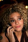 Amsterdam 8 november 2004
Premiere Bridget Jones  in tuschinski.
Fajah Lourens met gsm