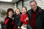 Fijnaart 25 november 2004
Frans Bauer en familie opnames met Sinterklaas en Kamelen.    Christian en Jan met ouders Frans Bauer