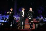 Rotterdam 6 december 2004
Optreden Gerard Joling in Ahoy.
Gerard Joling   Gordon in Kilt en Rene Froger