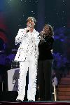 Rotterdam 6 december 2004
Optreden Gerard Joling in Ahoy.
Gerard Joling met Oleta Adams