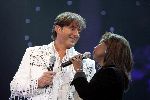 Rotterdam 6 december 2004
Optreden Gerard Joling in Ahoy.
Gerard Joling met Oleta Adams