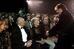 Rotterdam 6 december 2004
Optreden Gerard Joling in Ahoy.
Gerard Joling   met moeder