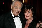 Amsterdam 29 november 2004
Presentatie nieuwe lijn Hans Schreuder in Tuschinski.
Gerrit v d Valk  met vrouw  Toos v d Valk