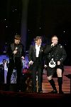Rotterdam 6 december 2004
Optreden Gerard Joling in Ahoy.
  Gordon met schotse kilt en Rene Froger