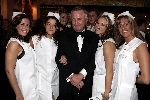 Amsterdam 9 december 2004
Miljonairs fair in de Rai Amsterdam.
Harry Mens met dames van Laser Esthetic. oa Stella Koedam