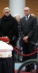 Alkmaar 8 november 2004
Herdenkingsdienst Gerrie Kneteman in alkmaar.
Hennie Stamsnijder met vrouw