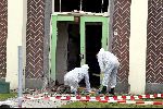 Eindhoven, 8 November 2004
Bij islamitische school aan de Frankrijkstraat is maandagmorgen rond half vier een ontploffing geweest. Daardoor is de ingang van de school ernstig beschadigd. Ruiten van woningen in de omgeving zijn door de ontploffing gesneuveld.
