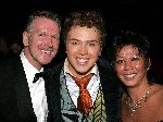 Eindhoven 21 november 2004
Premiere Hello Dolly in schouwburg Eindhoven.
Jamai Idols met ouders