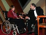 Amsterdam 15 november 2004
Opening theater Carre in Amsterdam.
Burgemeester Job Cohen met zijn vrouw in rolstoel