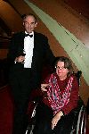 Amsterdam 15 november 2004
Opening theater Carre in Amsterdam.
Burgemeester Job Cohen met zijn vrouw in rolstoel