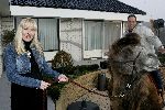Fijnaart 25 november 2004
Frans Bauer en familie opnames met Sinterklaas en Kamelen.   Frans Bauer en Mariska Bauer zwanger