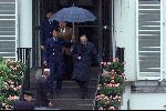 Soestdijk 10 juli 2000
Prins Bernhard vertrekt  naar zijn vakantiebestemming
in Italie.