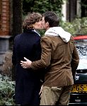 Amsterdam 27 november 2004
Prins Maurits Prinses Marilene met Anna en Lucas op bakfiets. Marilene en Maurits kussend