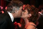 Amsterdam 26 november 2004
Premiere Andre v Duin in Carre
Ron Brandsteder met Yvonne Brandsteder kussend