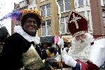 Amsterdam 27 november 2004
Sinterklaas op de cornelis schuytstraat.
Sinterklaas en Zwarte piet